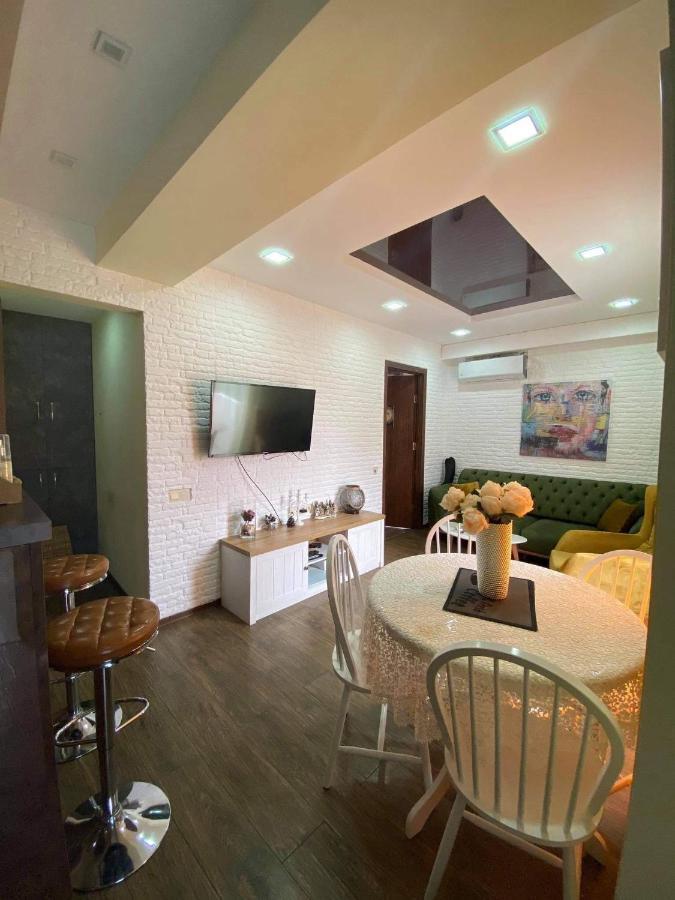 Apartament Victoria Apartment Tbilisi Luaran gambar